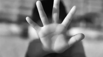 حكم إحالة أوراق المعتدي الجنسي على أطفال المدرسة الدولية للمفتي يحظى بترحيب واسع من الأهالي 1